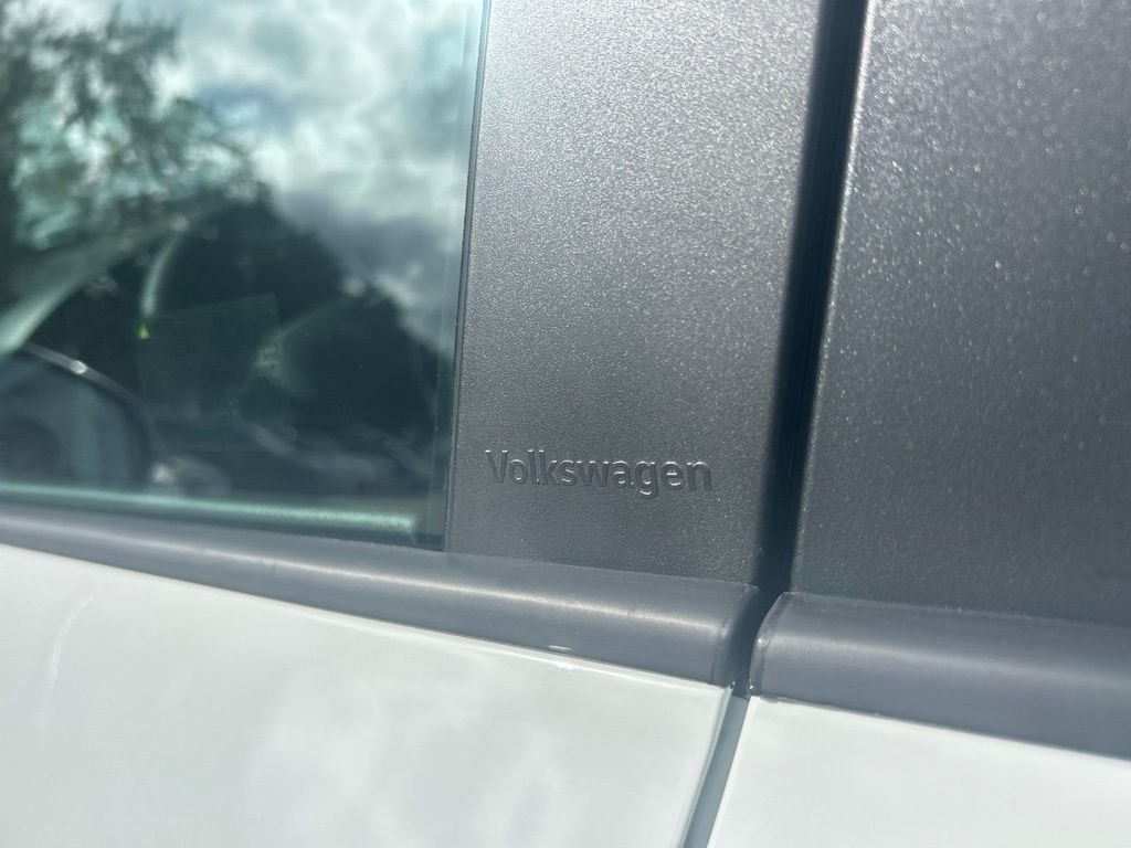 New 2026 White Volkswagen 1.5T SE Black image 25
