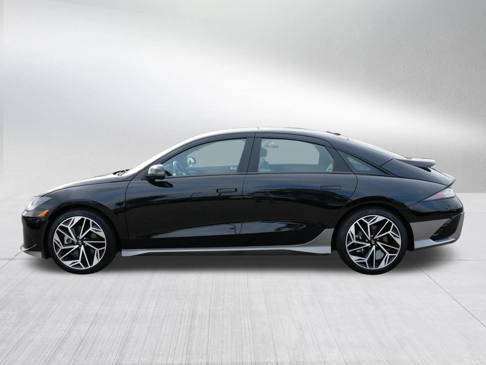 Used 2023 Onyx Black Hyundai SEL image 4