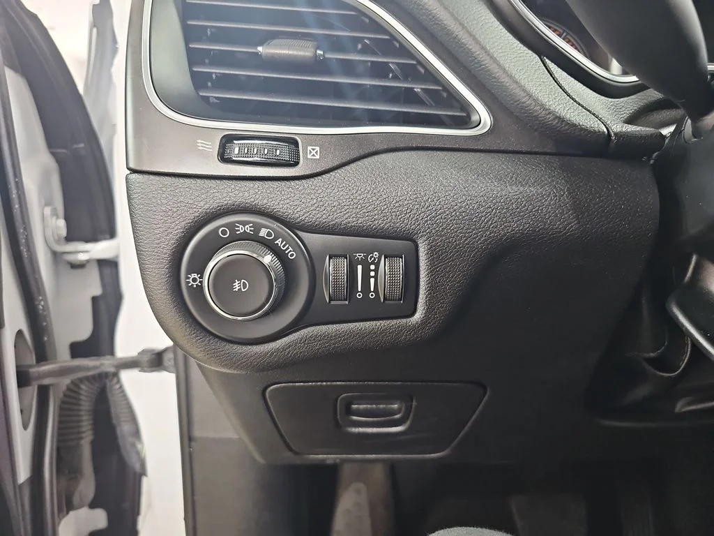 2019 Jeep Cherokee Trailhawk - Photo 30
