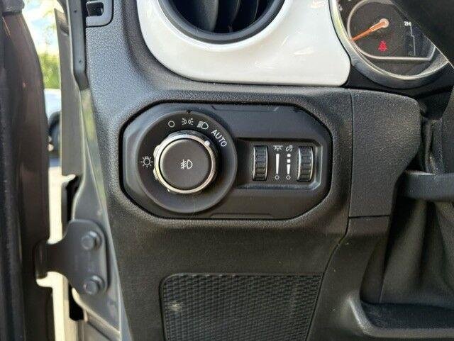 Used 2021 Sting-Gray Clearcoat Jeep Islander image 11
