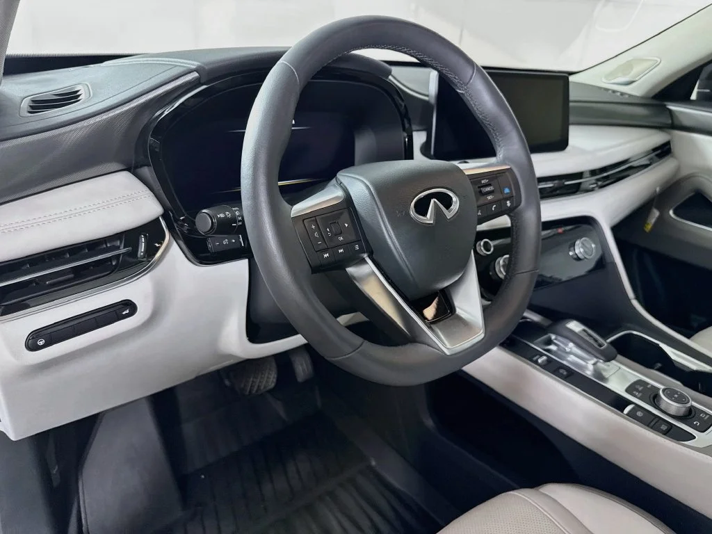 Certified Used 2027 Gray INFINITI LUXE image 12