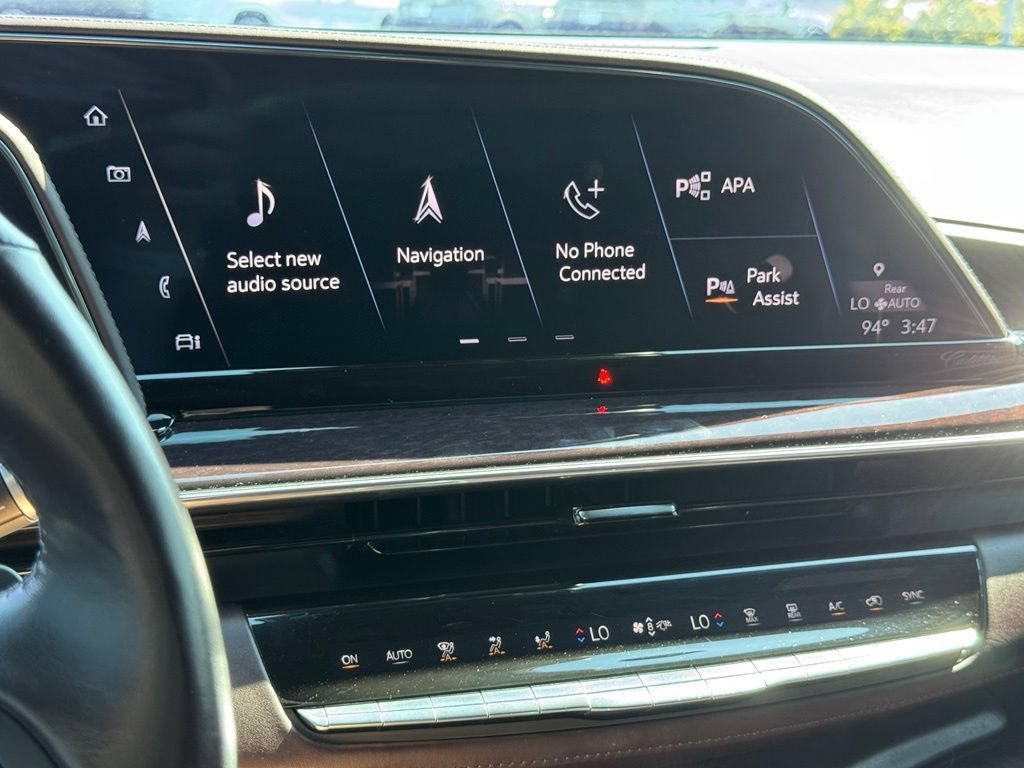 Used 2021 CRYSTAL WHITE TRICOAT Cadillac Sport Platinum image 30