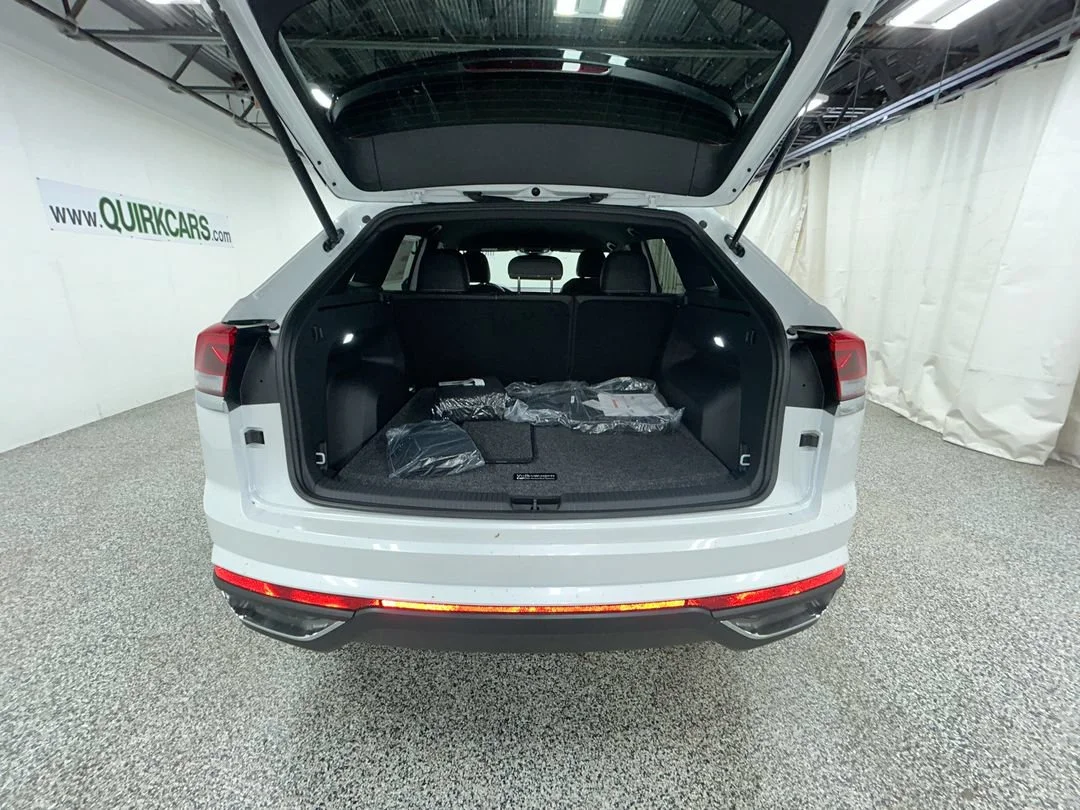 New 2026 Opal White Pearl Volkswagen 2.0T SE image 14