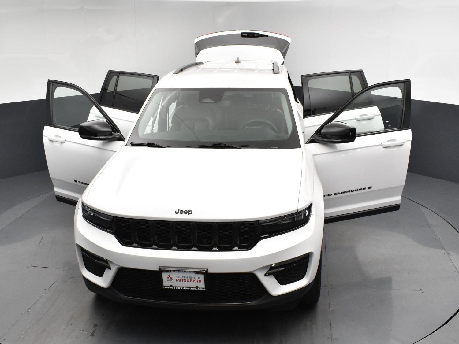 Used 2023 Bright White Clearcoat Jeep Limited image 23