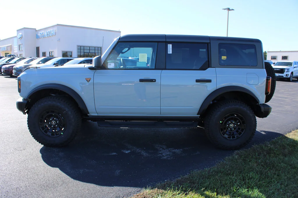 New 2026 Avalanche Gray Ford Badlands® image 5