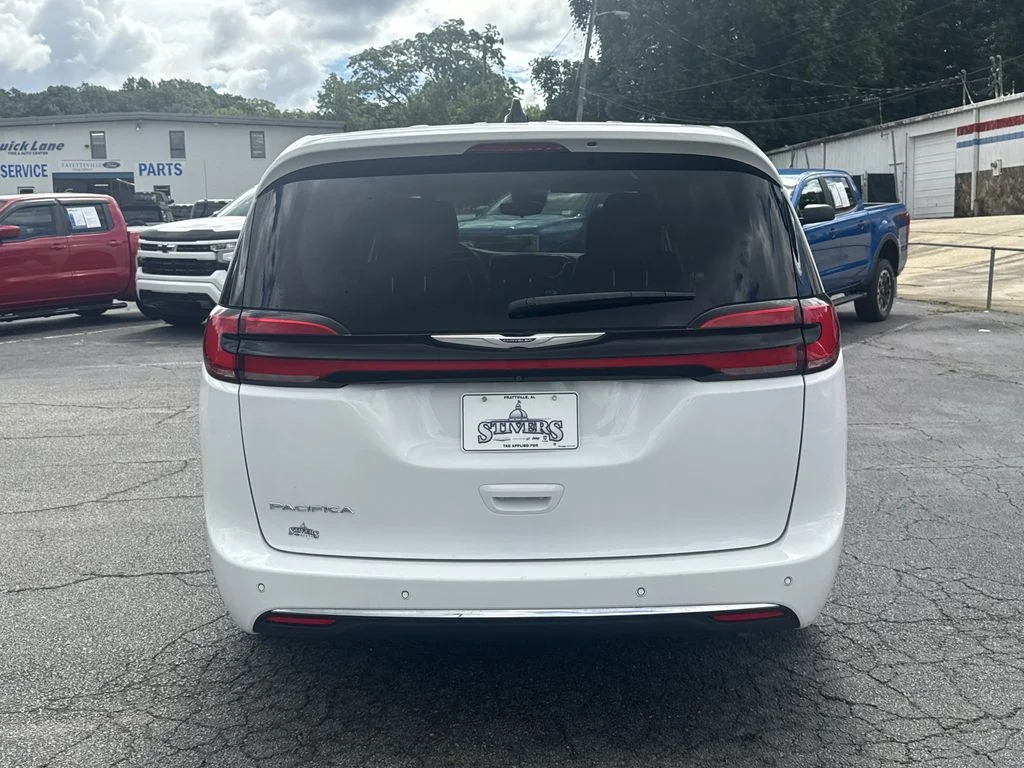 2023 Chrysler Pacifica Touring L - Photo 6