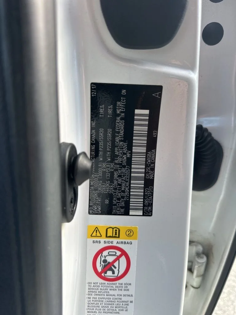 Used 2018 White Lexus 450h image 34