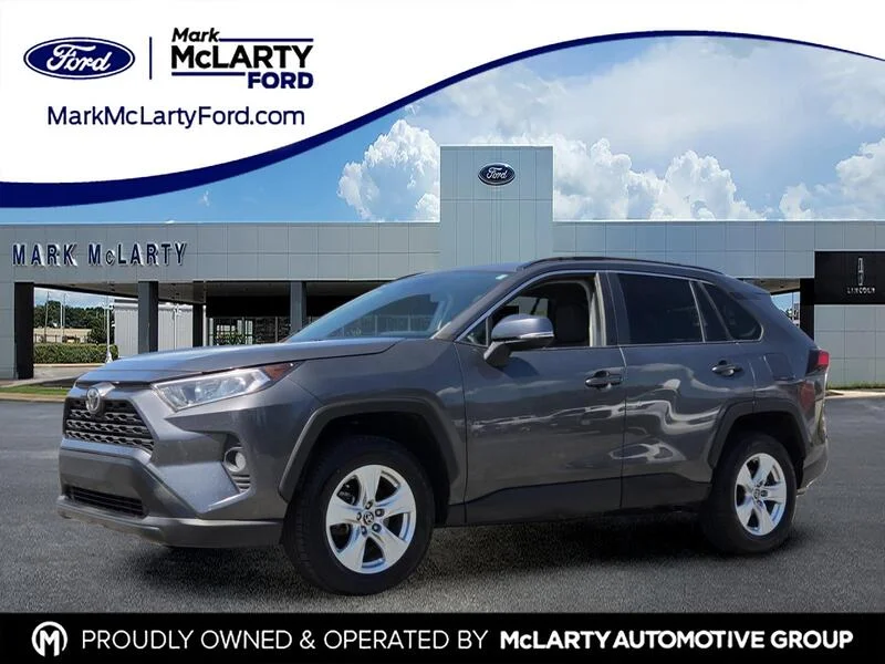 Used 2021 Magnetic Gray Metallic TOYOTA XLE FWD image 1