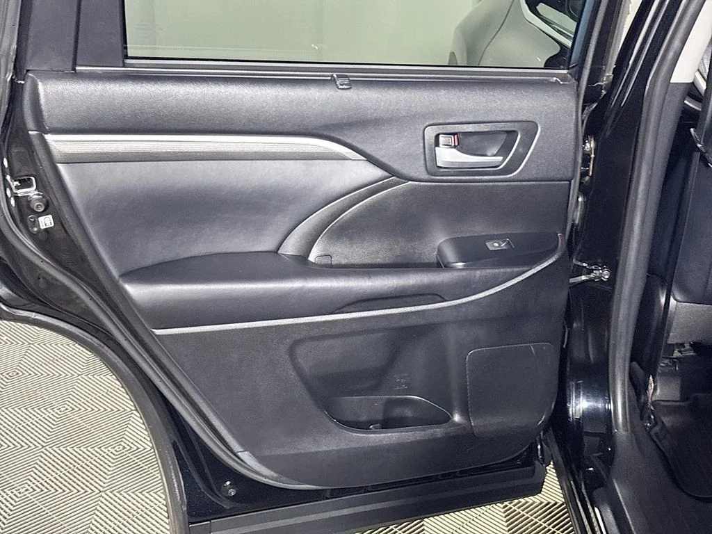Used 2019 Black Toyota SE image 18