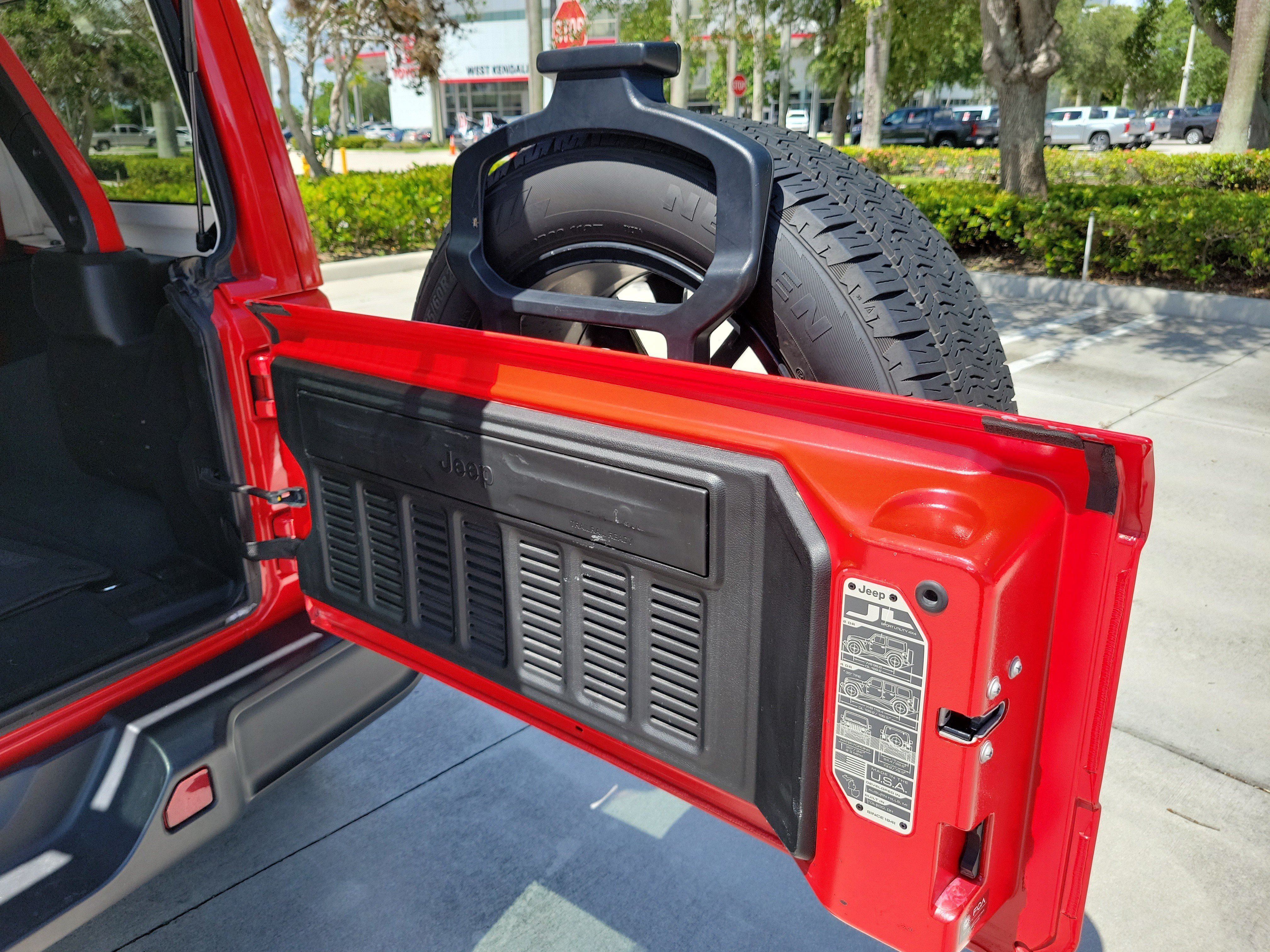 Used 2024 Firecracker Red Clearcoat Jeep Sahara image 12