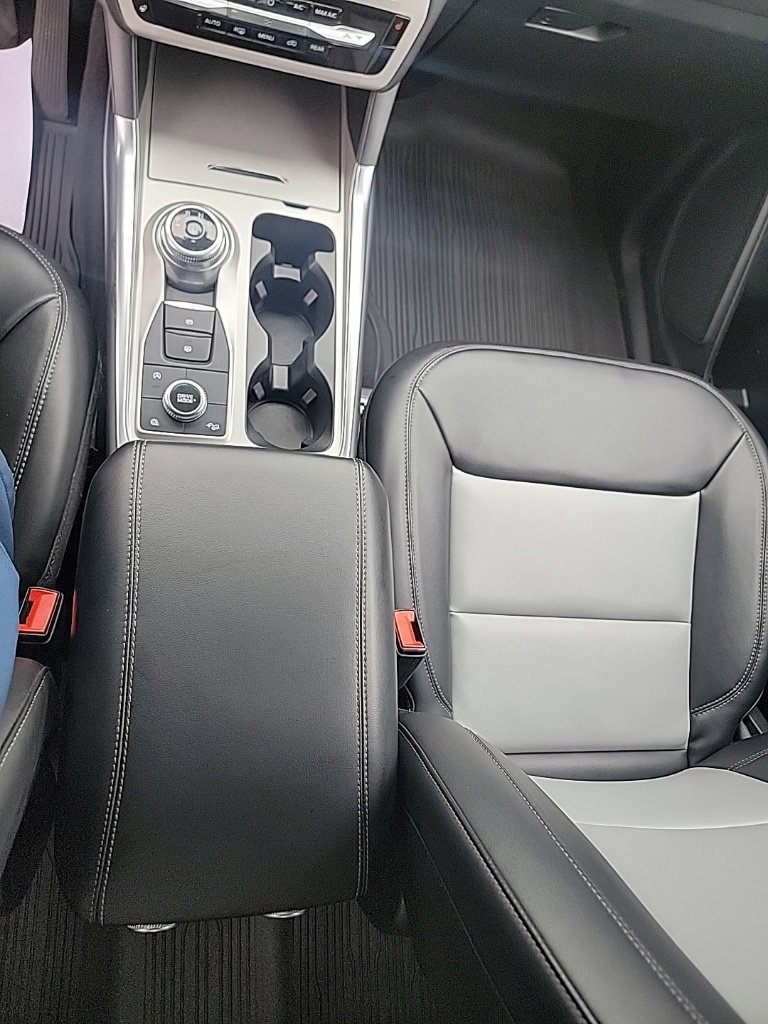 Used 2024 Gray Ford XLT image 32
