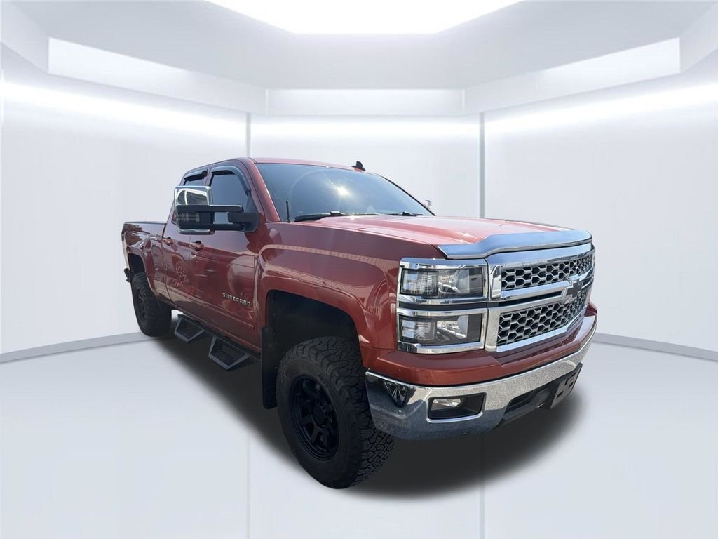 Used 2015 Orange Chevrolet LT image 4