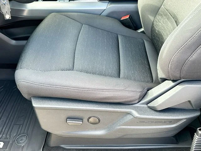 Used 2025 Blue Ford XLT image 18