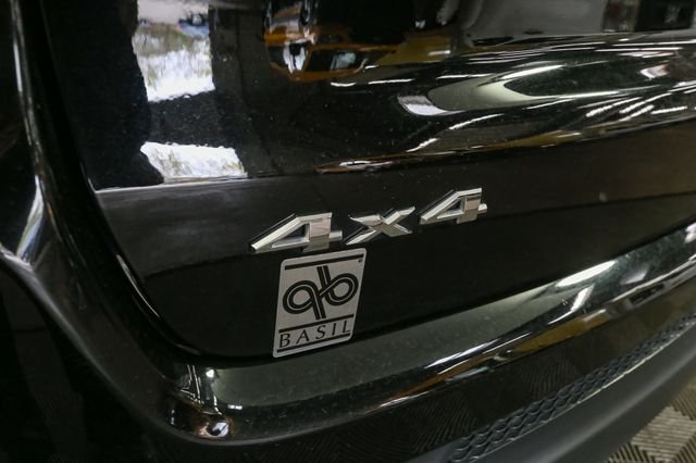Used 2023 Black Jeep Latitude image 10
