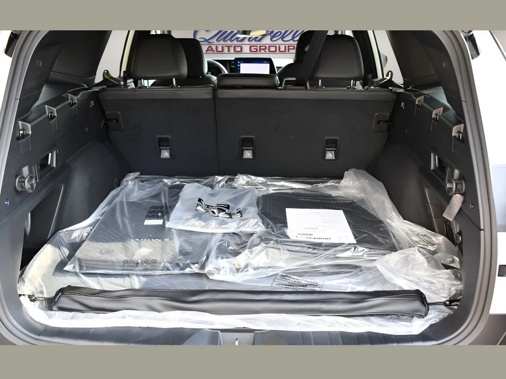 New 2026 CRYSTAL WHITE PEARL Subaru Premium image 22