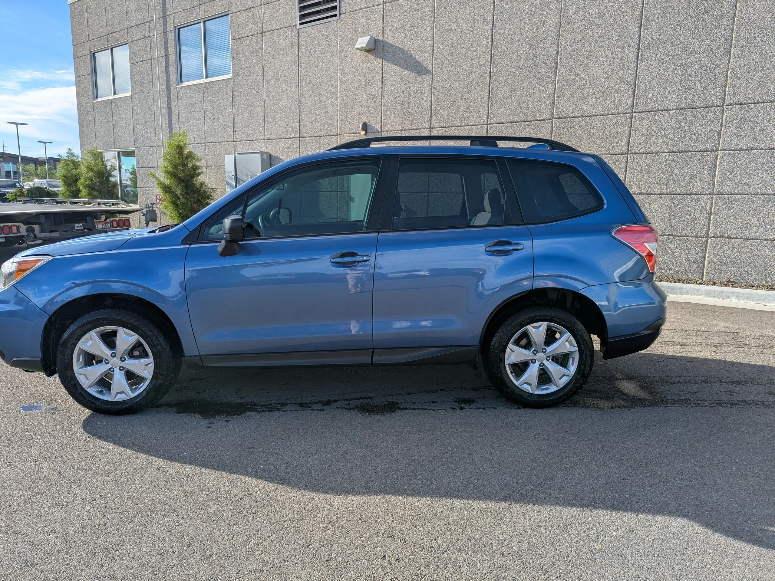 Used 2016 Quartz Blue Pearl Subaru 2.5i image 8