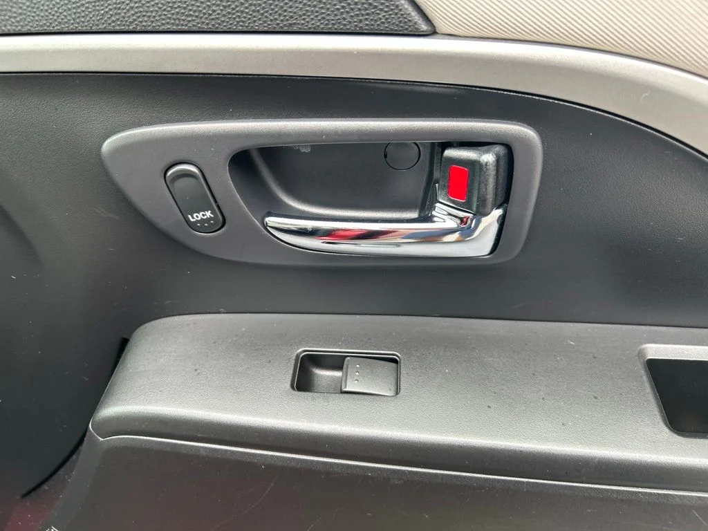 Used 2014 Red Mazda Sport image 25