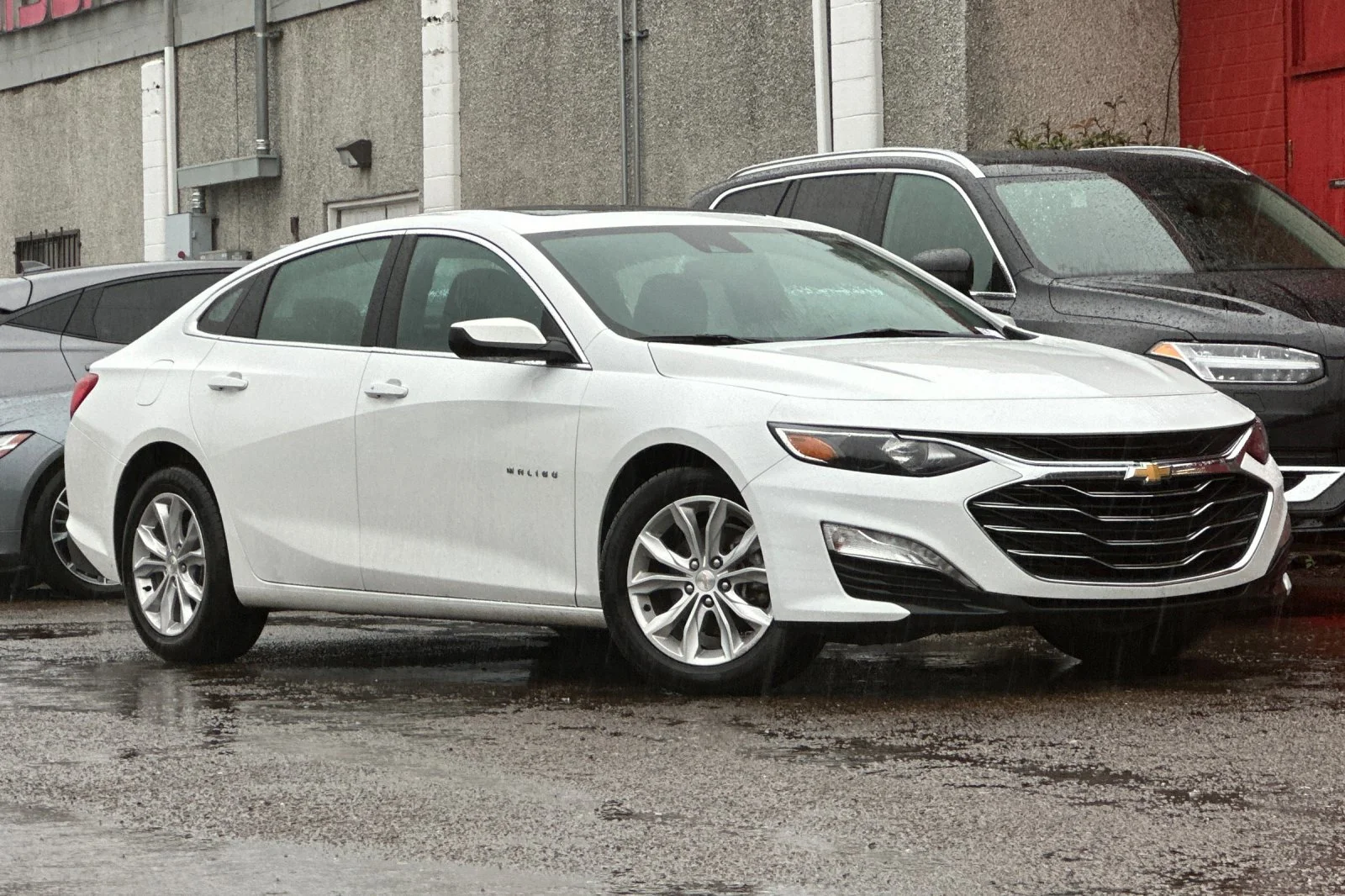 Used 2024 Summit White Chevrolet LT image 2