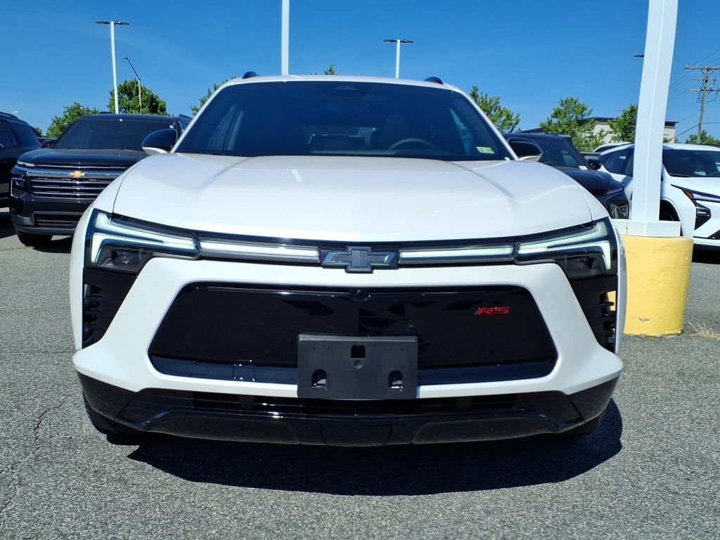 New 2025 Iridescent Pearl Tricoat Chevrolet RS image 26