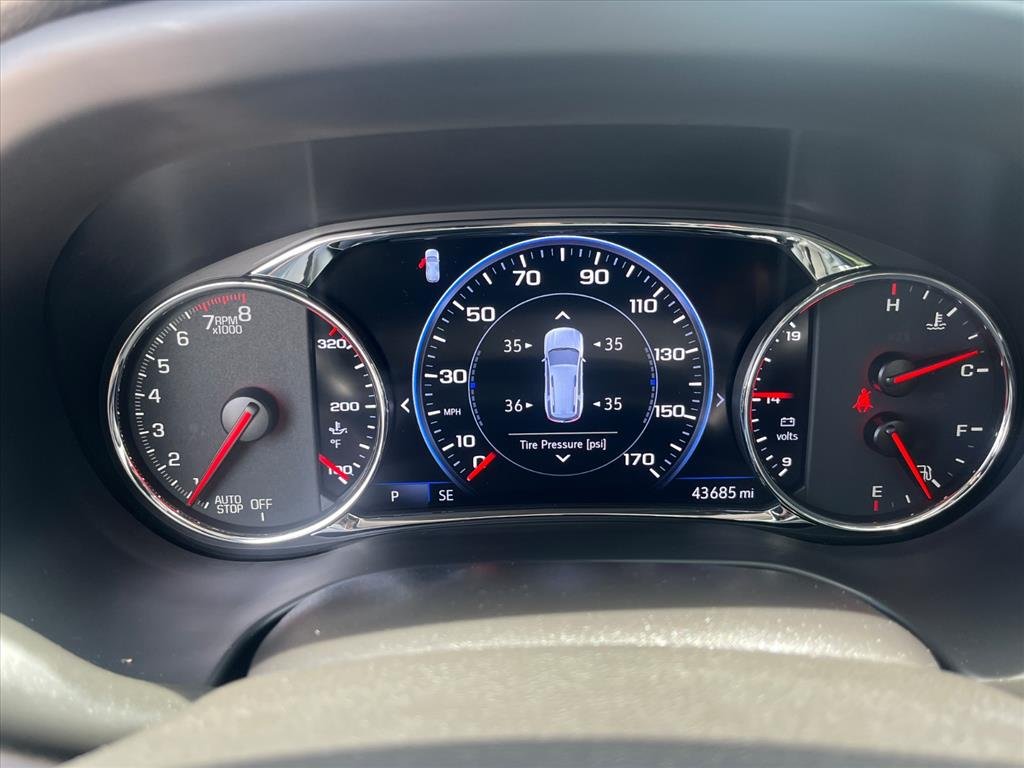 Used 2023 Sterling Metallic GMC AT4 image 10