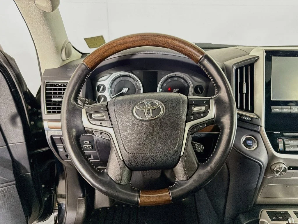 Certified Used 2018 Black Toyota Base image 13
