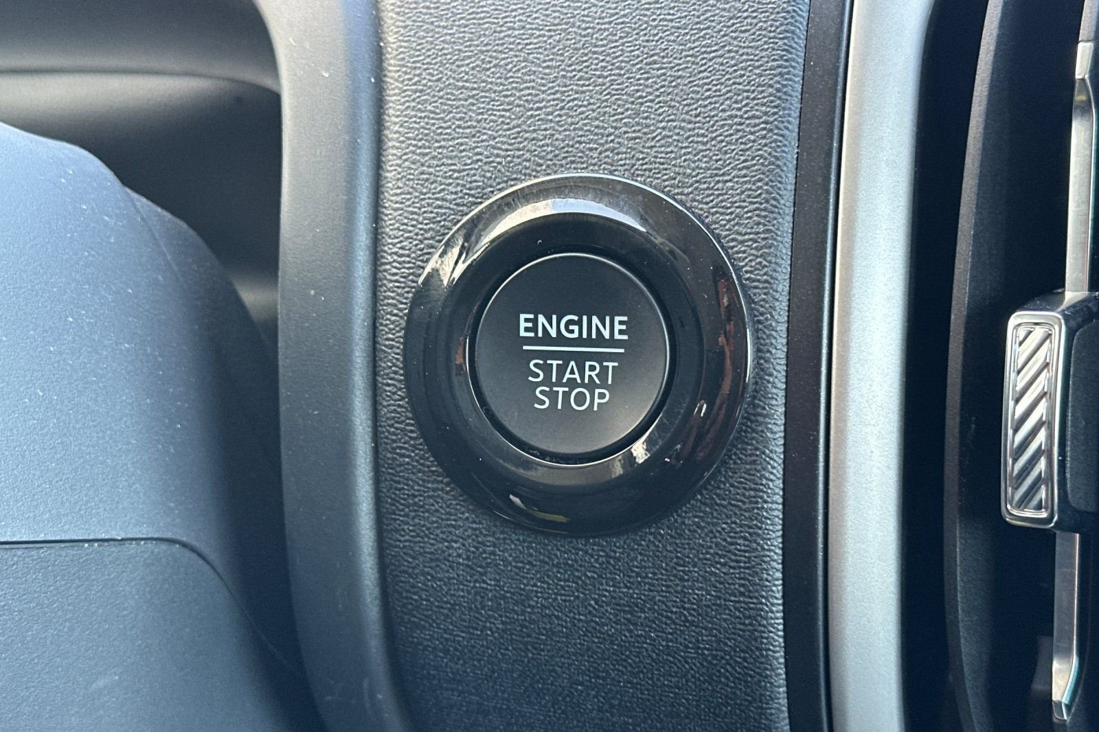 Used 2025 White Ford Active image 24