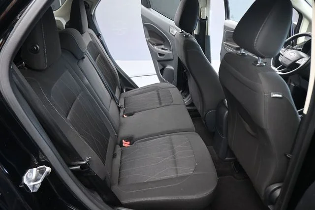 Used 2020 Black Ford SE image 16