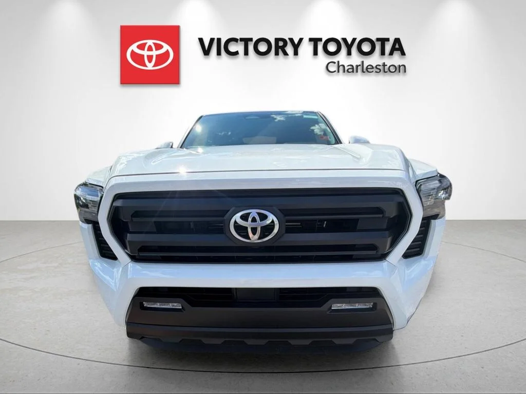 Used 2025 White Toyota SR5 image 8