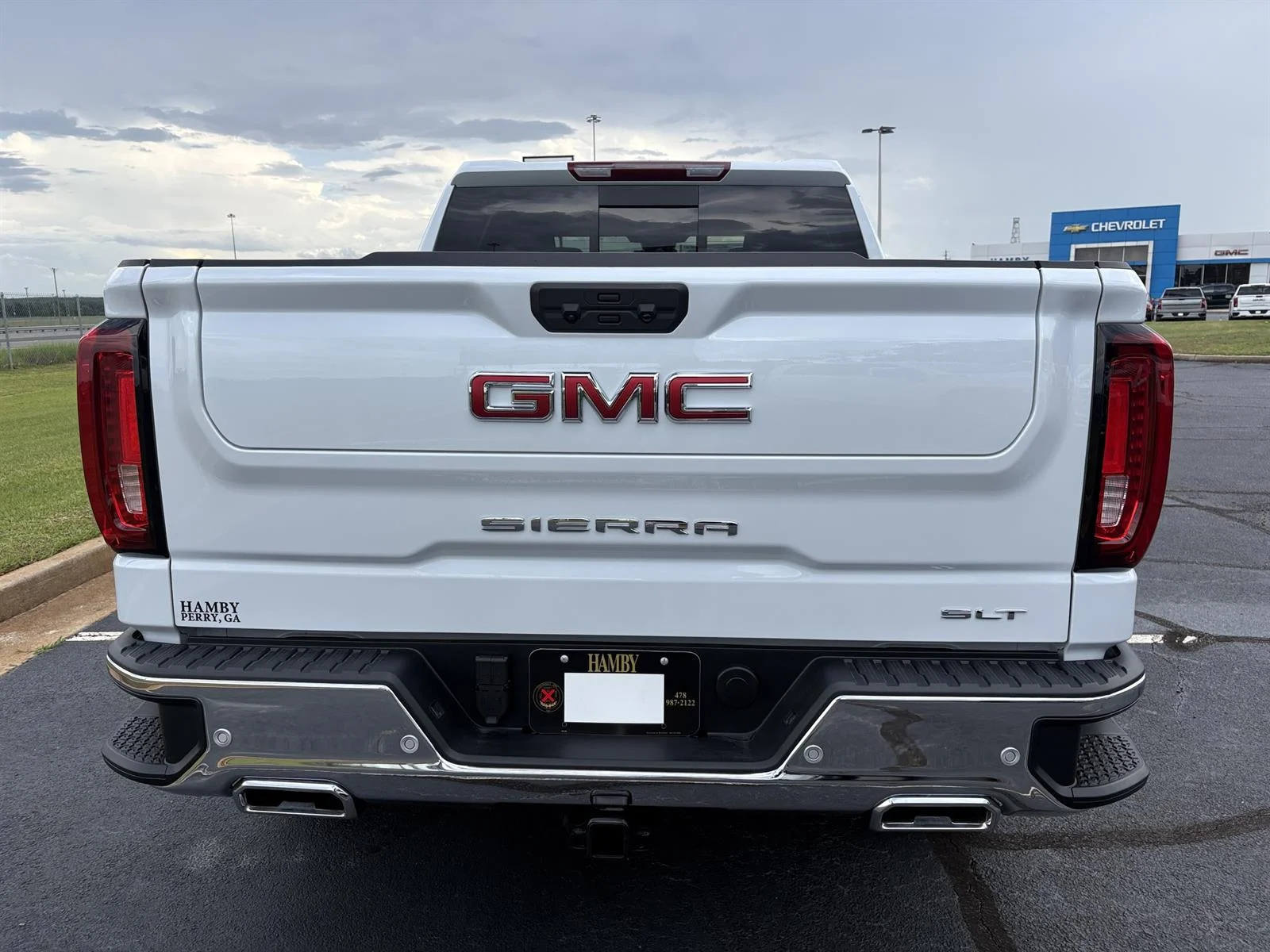 Used 2026 Glacier White Tricoat GMC SLT image 5