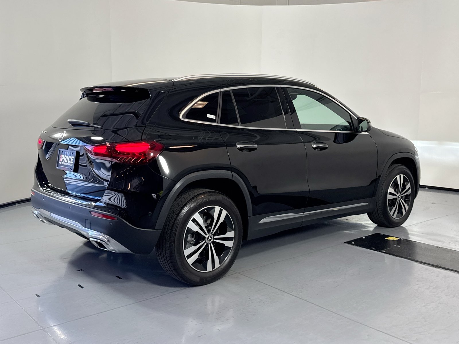 Certified Used 2025 Night Black Mercedes-Benz GLA 250 image 5