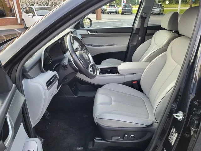 Used 2024 White Hyundai SEL image 11