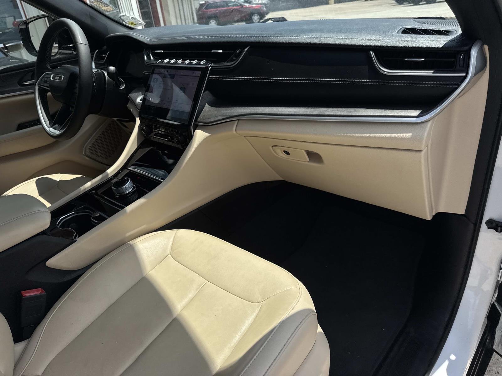 Used 2023 Bright White Clearcoat Jeep Limited image 12