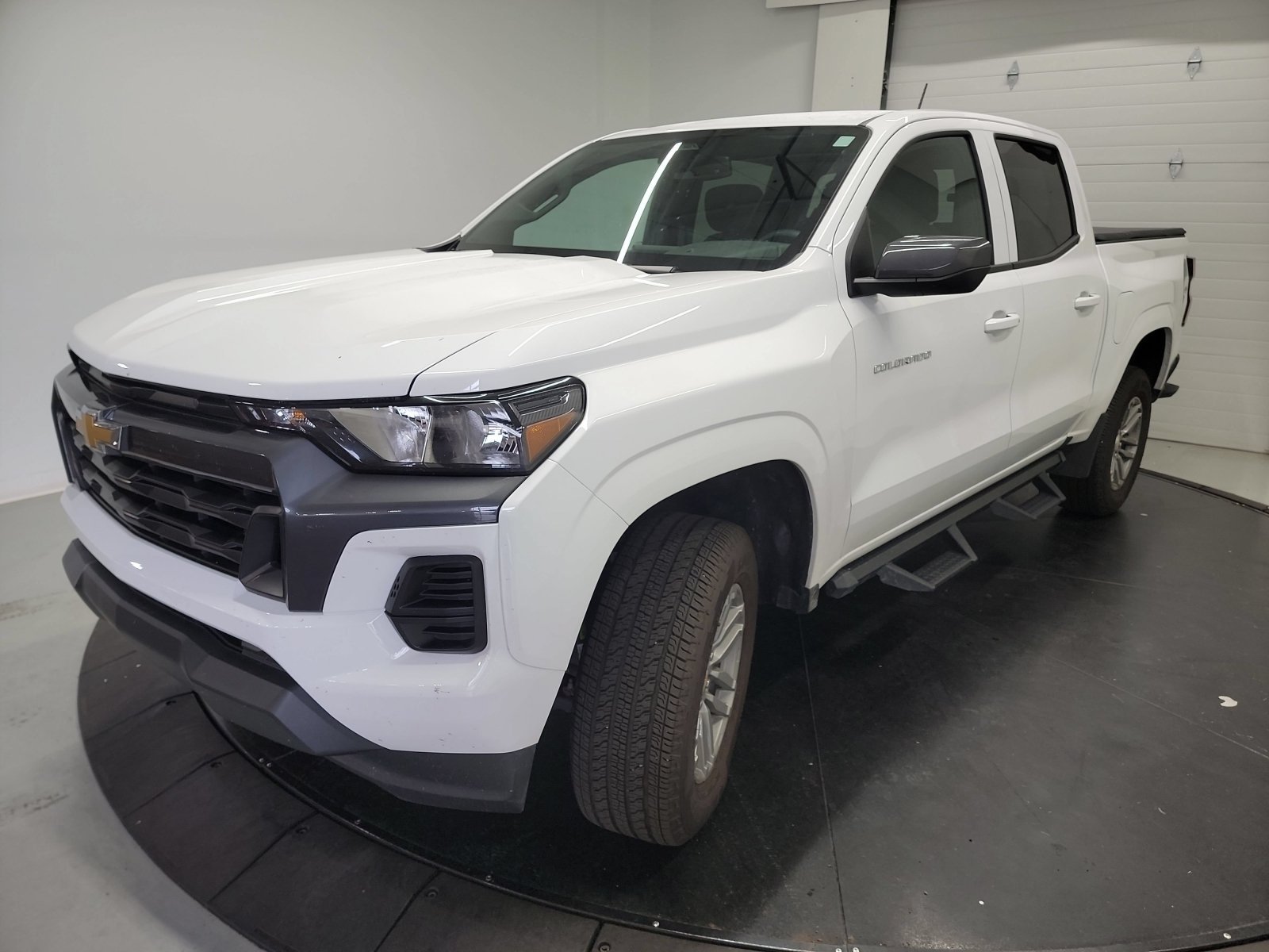 Used 2026 Summit White Chevrolet 4WD LT image 3