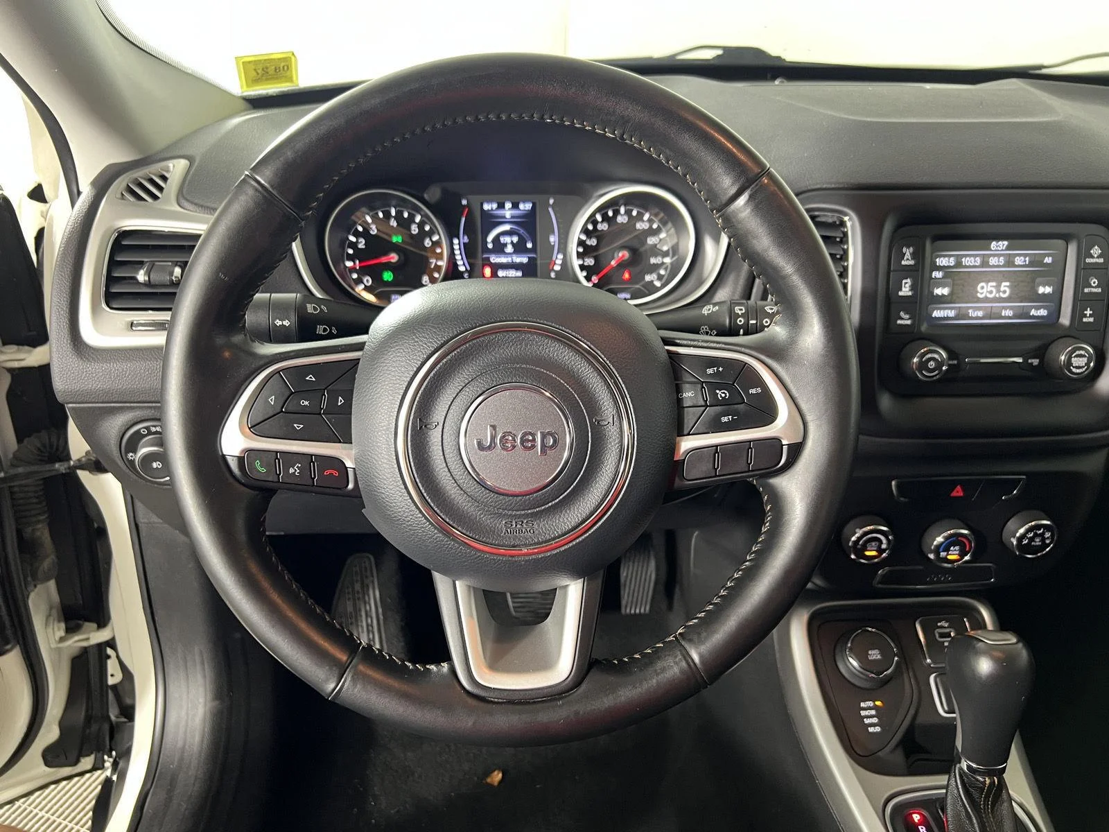 Used 2018 White Clearcoat Jeep Latitude image 19