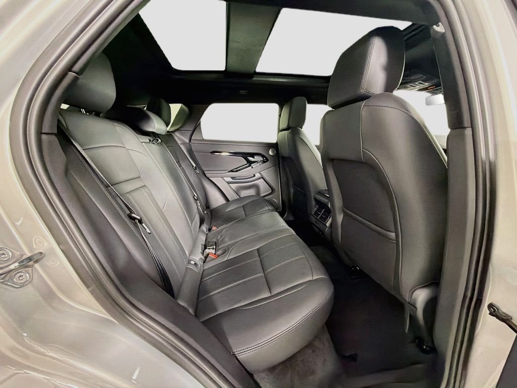 Used 2026 Silver Land Rover Dynamic image 29
