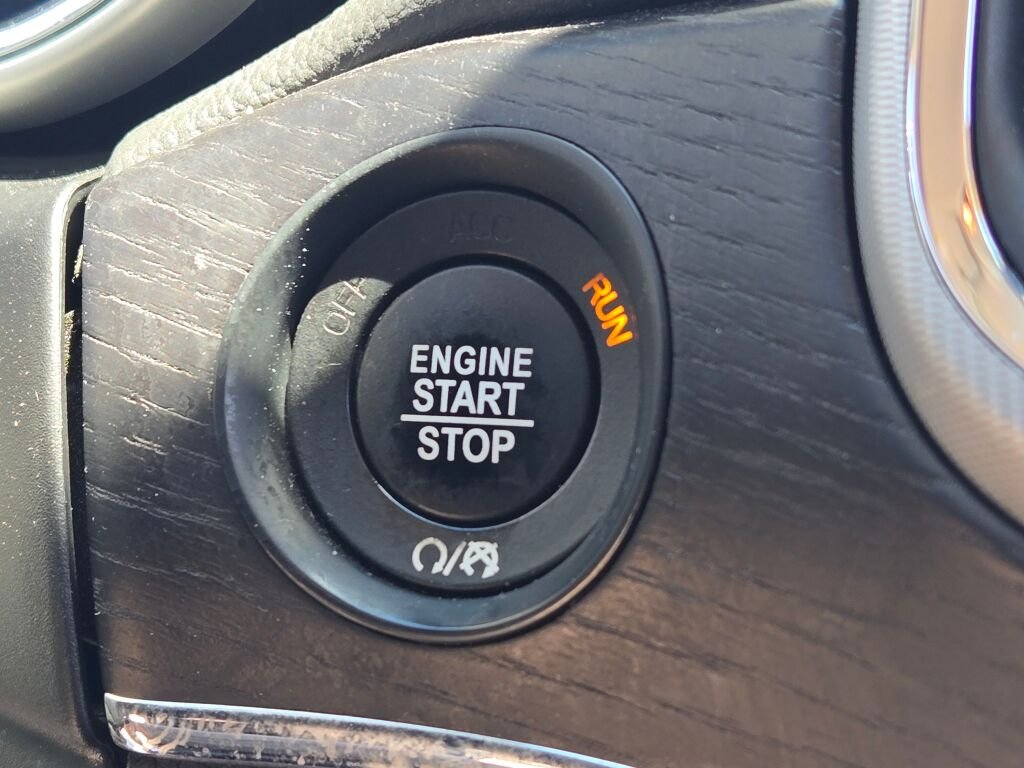 Used 2018 Red Jeep Summit image 36
