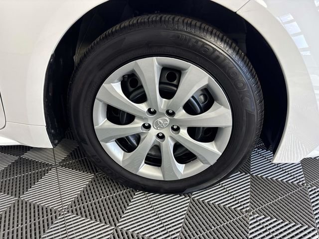 Used 2025 White Toyota LE image 28