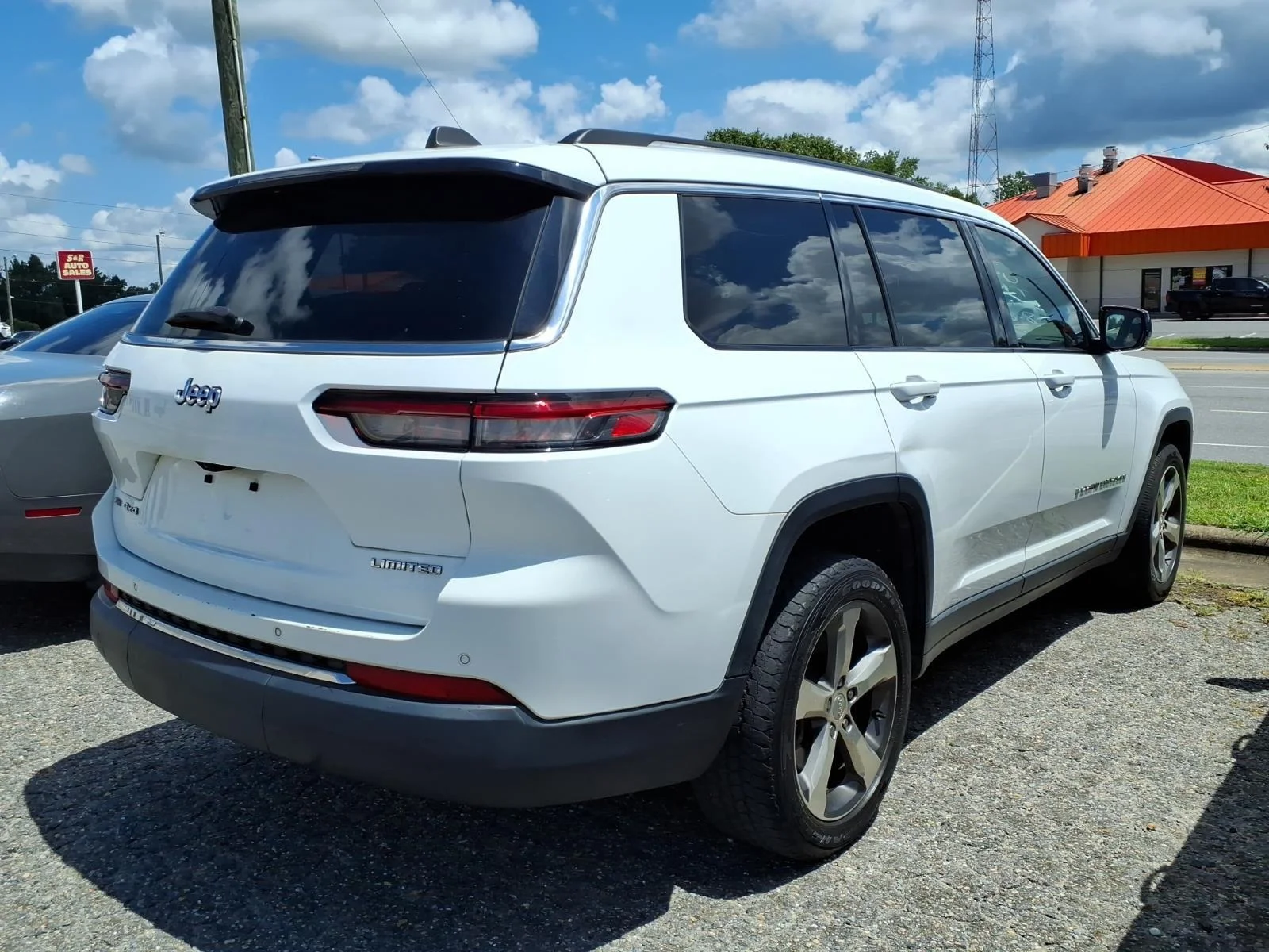 Used 2021 WHITE JEEP LIMI image 6