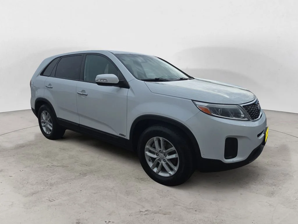 Used 2015 White Kia LX image 7