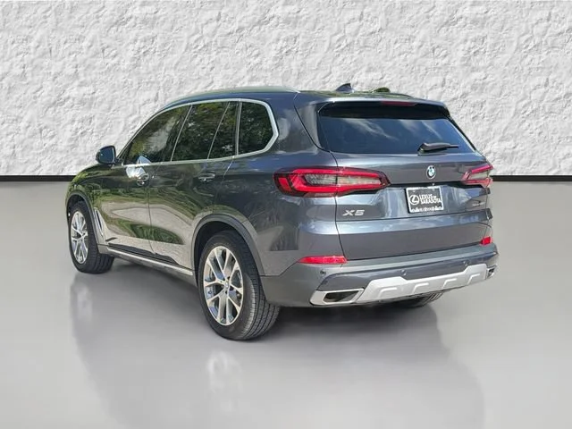 Used 2022 Arctic Grey Metallic BMW sDrive40i image 5