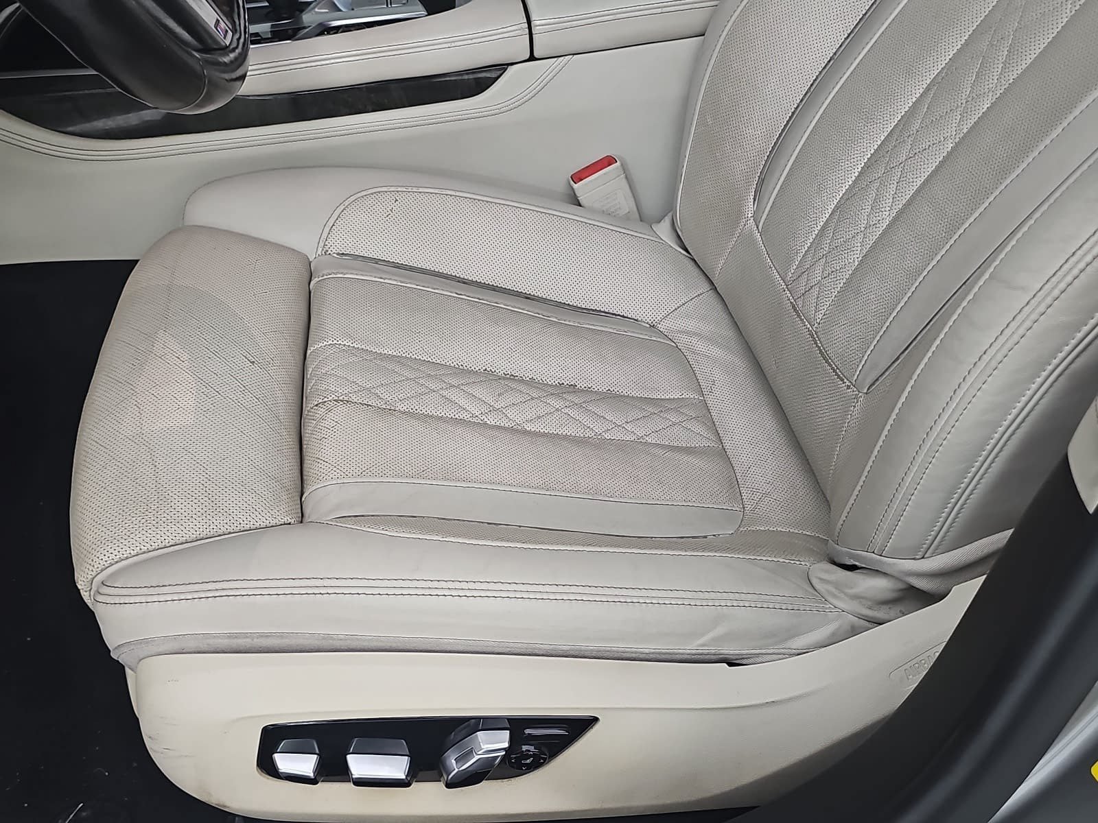 Used 2021 Gray BMW 740i image 29
