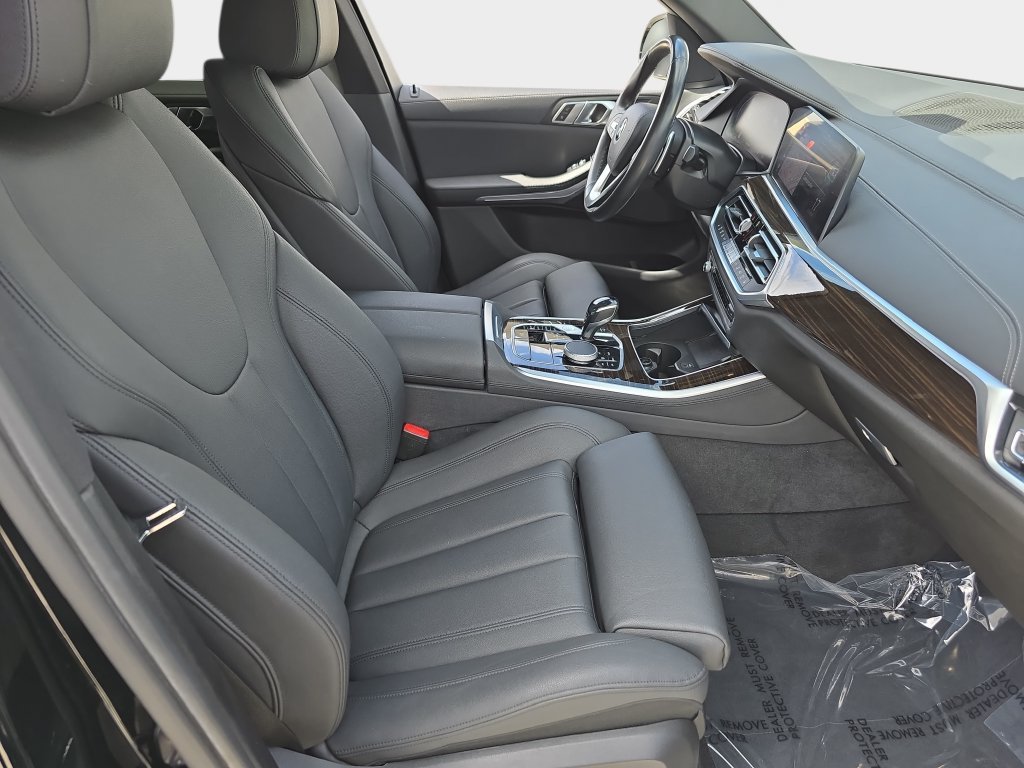 Used 2020 Black BMW sDrive40i image 12