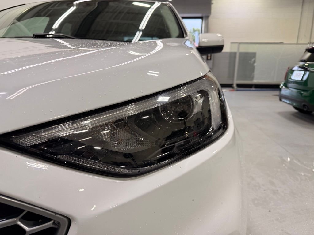 Used 2024 White Ford  image 9