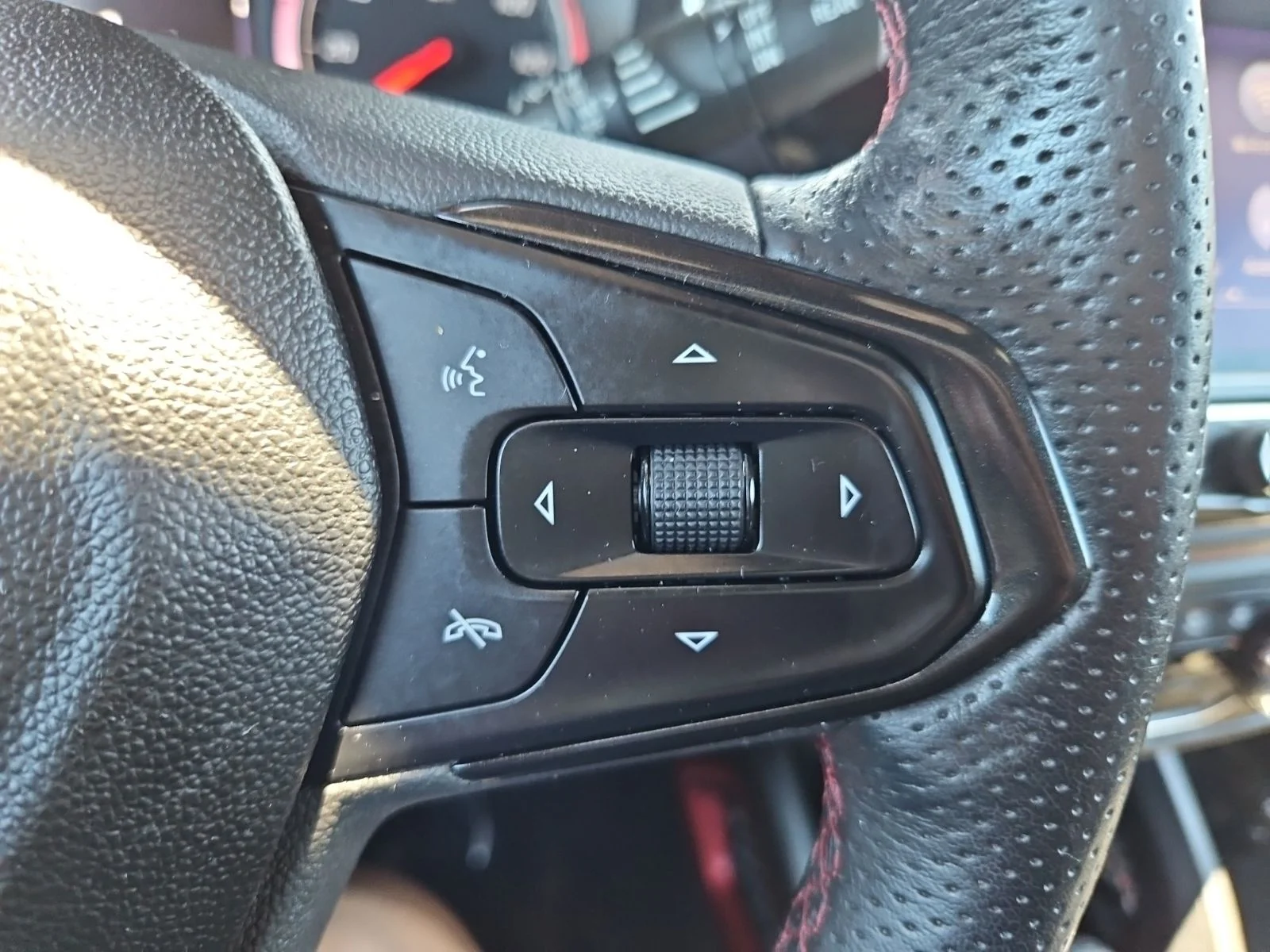 Used 2022 Black Chevrolet RS image 37