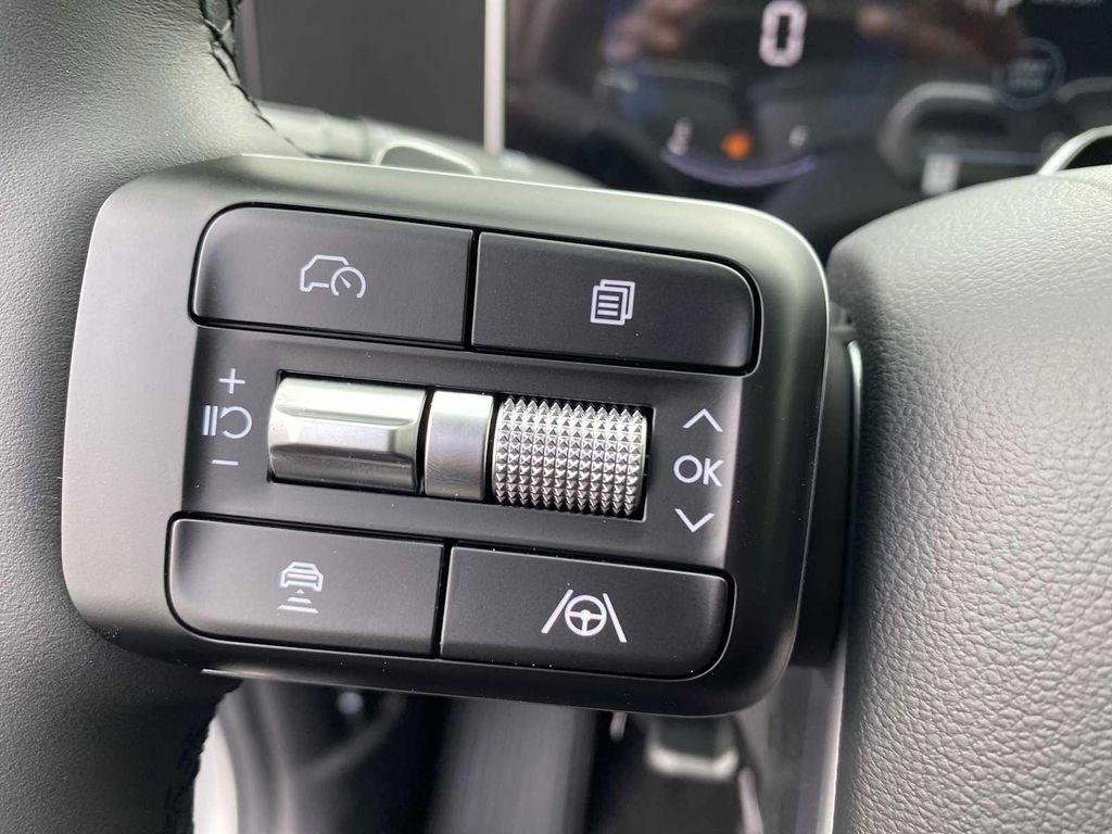 New 2026 Silver Hyundai SEL FWD image 20