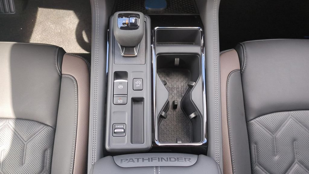 New 2026 Baltic Teal Pearl Nissan Platinum image 15