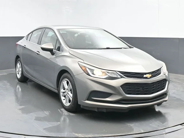 Used 2018 Chevrolet Cruze LT with VIN 1G1BE5SM9J7223310 for sale in Morristown, TN