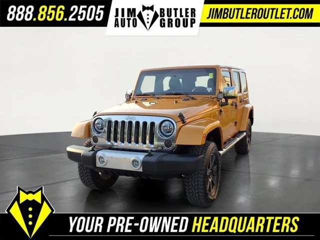 Used 2014  Jeep Sahara image 1