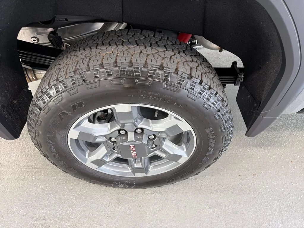 New 2026 Sterling Metallic GMC SLT image 4