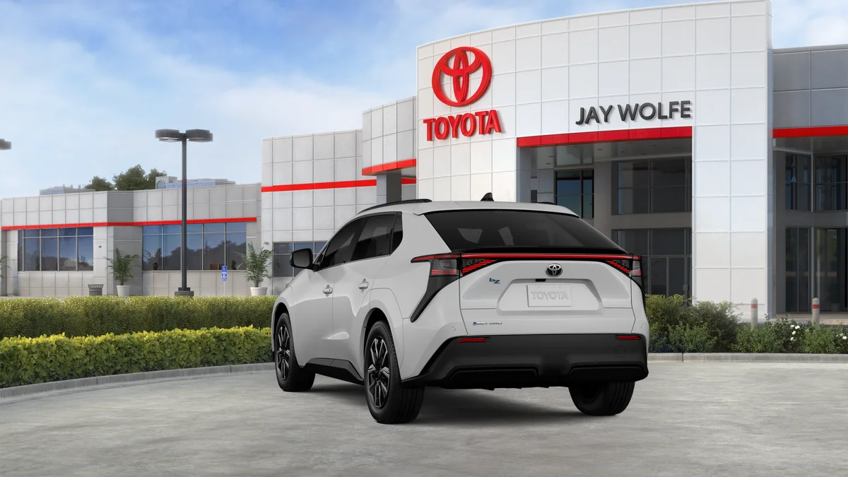 New 2026 Wind Chill Pearl Toyota XLE image 21